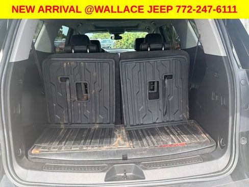Used 2023 GMC Acadia SLT w/ Preferred Package FWD image 14