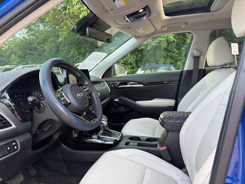 Used 2021 Kia Seltos SX w/ SX Sunroof Package AWD/4WD image 5
