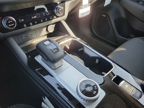 New 2026 Mitsubishi Outlander ES image 16