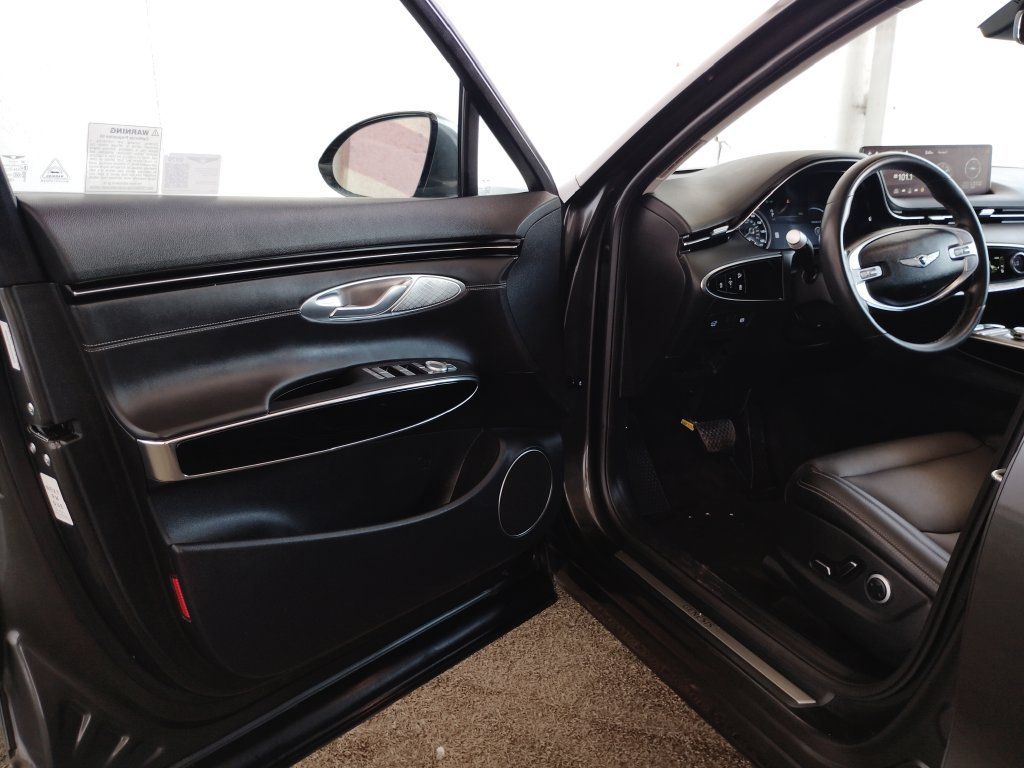 Used 2025 Genesis GV70 2.5T AWD/4WD image 23