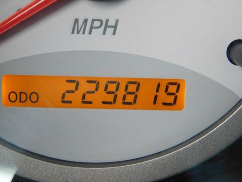 Used 2005 Toyota RAV4 4WD image 9