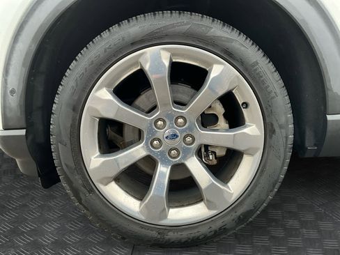 Used 2020 Ford Explorer Platinum w/ Premium Technology Package image 16