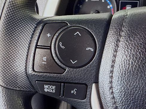 Used 2017 Toyota RAV4 LE image 14