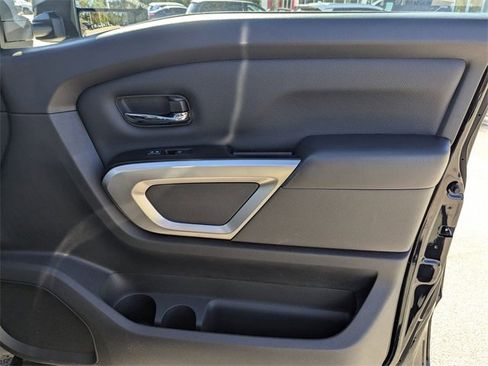Used 2024 Nissan Titan SV w/ SV Convenience Package image 31
