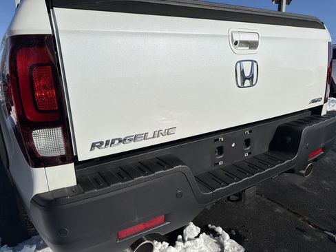 Used 2021 Honda Ridgeline Black Edition image 8