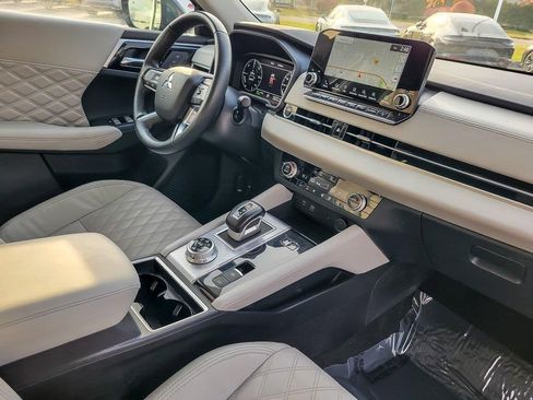 Used 2024 Mitsubishi Outlander SEL image 23