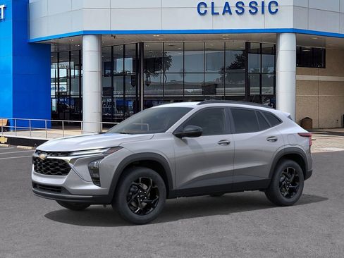 New 2026 Chevrolet Trax LT image 2