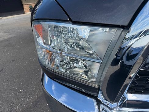 Used 2018 RAM 2500 Tradesman w/ Chrome Appearance Group AWD/4WD image 4