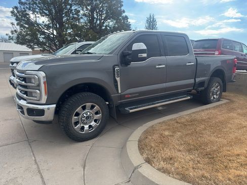 Used 2023 Ford F250 Lariat w/ Chrome Package image 2
