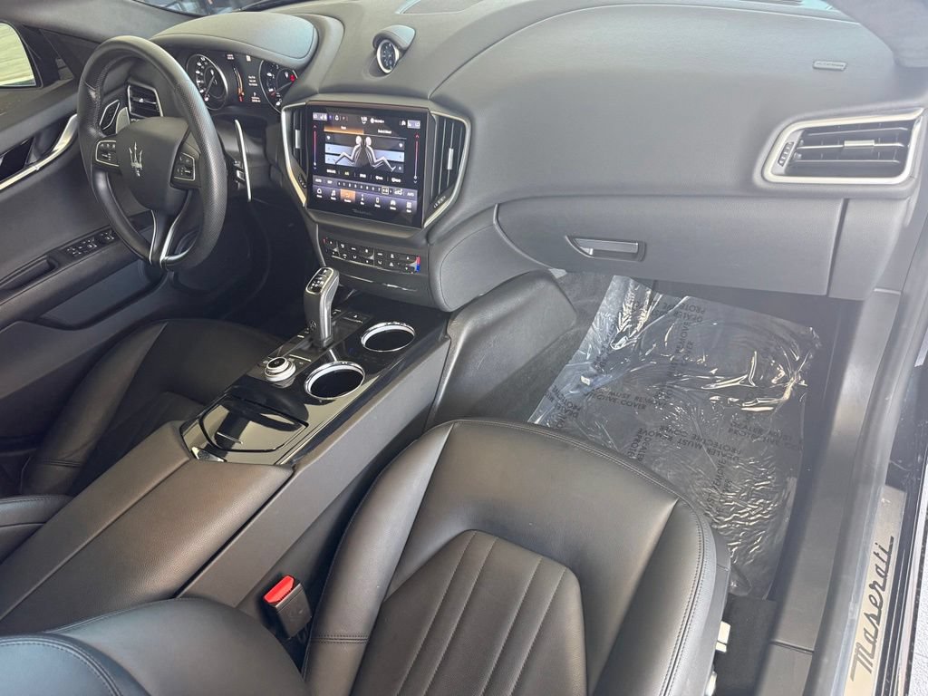 Certified 2023 Maserati Ghibli Modena RWD image 15