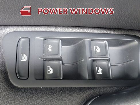 Used 2016 Volkswagen GTI SE FWD image 28