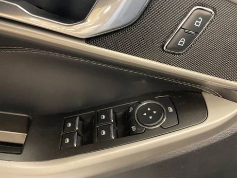 Used 2022 Ford Explorer XLT w/ Equipment Group 202A image 24