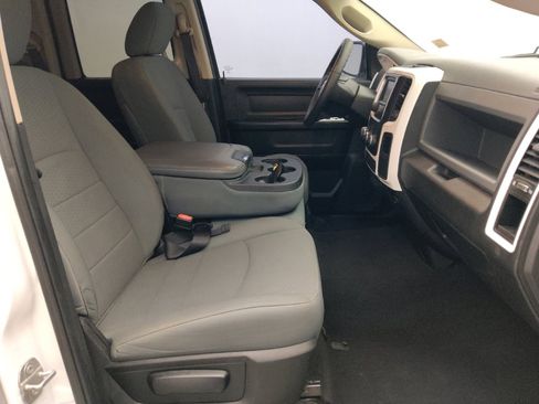 Used 2018 RAM 1500 Express RWD image 21