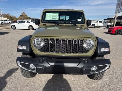 New 2026 Jeep Gladiator Sport AWD/4WD image 2