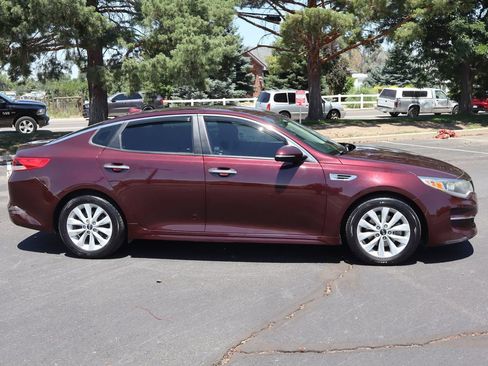 Used 2017 Kia Optima LX w/ Option Group 014 FWD image 3