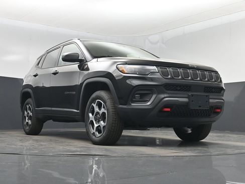 Used 2022 Jeep Compass Trailhawk w/ Trailhawk Elite Group AWD/4WD image 32