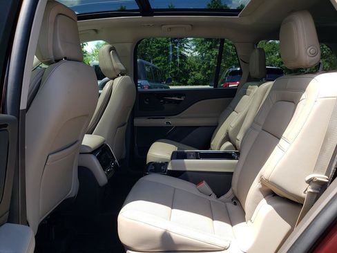 Used 2020 Lincoln Aviator Reserve w/ Equipment Group 201A AWD/4WD image 11