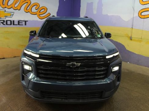 Used 2025 Chevrolet Traverse LT w/ Midnight/Sport Edition AWD/4WD image 6