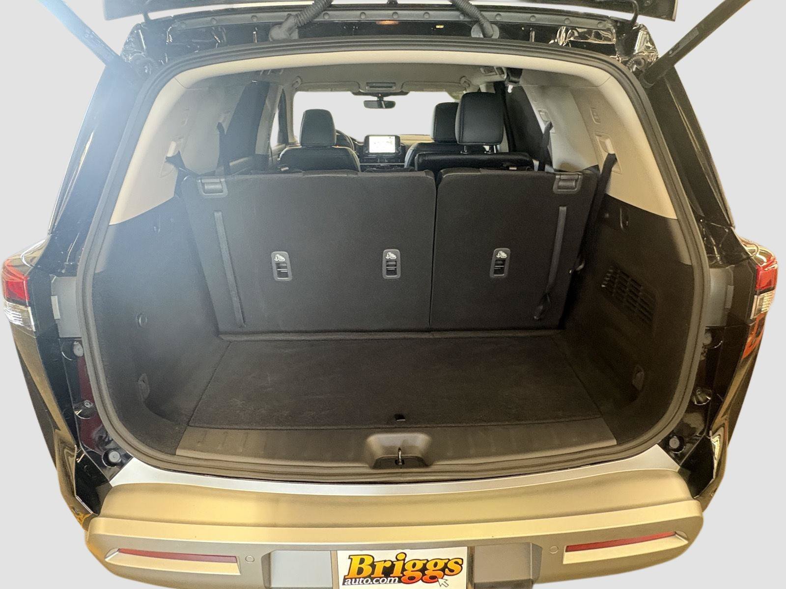 Used 2025 Nissan Pathfinder SL FWD image 22