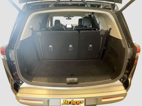Used 2025 Nissan Pathfinder SL FWD image 22