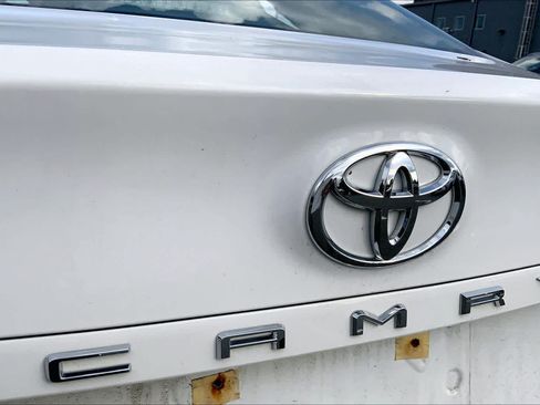 Used 2024 Toyota Camry LE AWD/4WD image 31