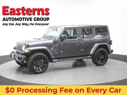 Used 2025 Jeep Wrangler Unlimited Sahara AWD/4WD image 53