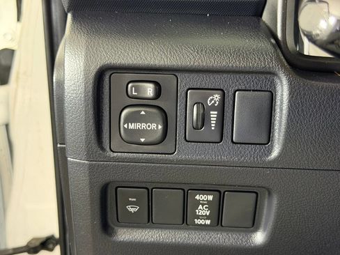 Used 2019 Toyota 4Runner SR5 Premium AWD/4WD image 21