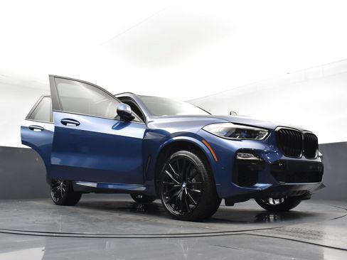Used 2020 BMW X5 M50i w/ Executive Package AWD/4WD image 28