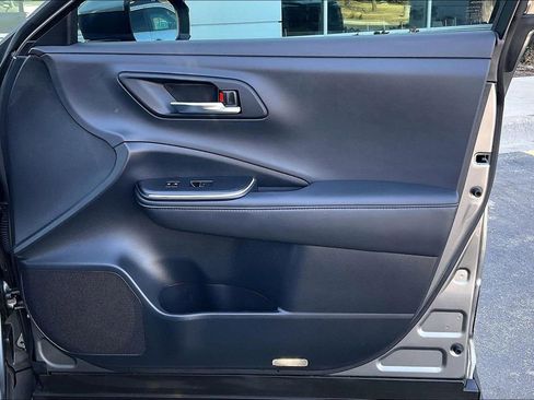 Used 2023 Toyota Crown Limited image 27