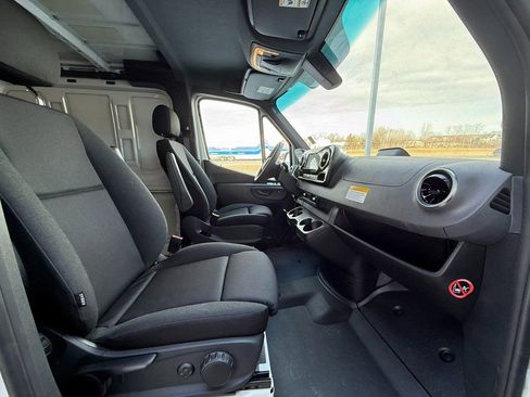 New 2025 Mercedes-Benz Sprinter 2500 image 21