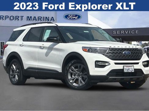 Certified 2023 Ford Explorer XLT w/ Equipment Group 202A RWD image 2
