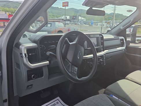 Used 2025 Ford F350 XLT AWD/4WD image 13