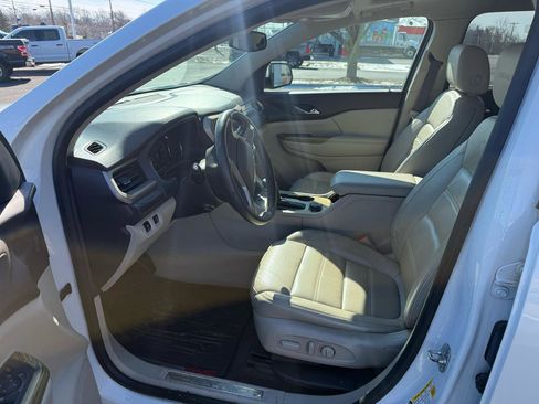 Used 2017 GMC Acadia Denali w/ Technology Package image 9