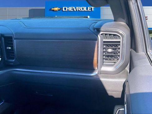 Used 2024 Chevrolet Silverado 2500 High Country w/ High Country Premium Package AWD/4WD image 27