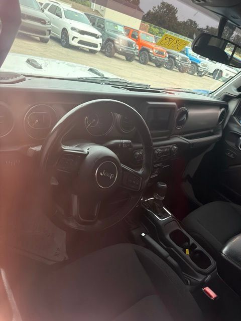 Used 2021 Jeep Gladiator Sport AWD/4WD image 8