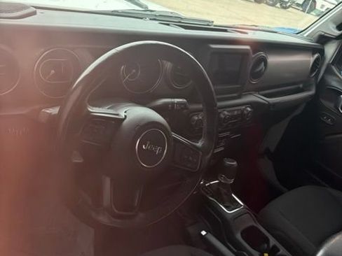 Used 2021 Jeep Gladiator Sport AWD/4WD image 8