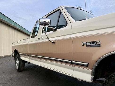 Used 1995 Ford F250 XLT image 53