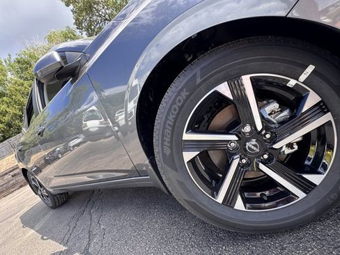 New 2025 Nissan Sentra SV w/ Trunk Package FWD image 6