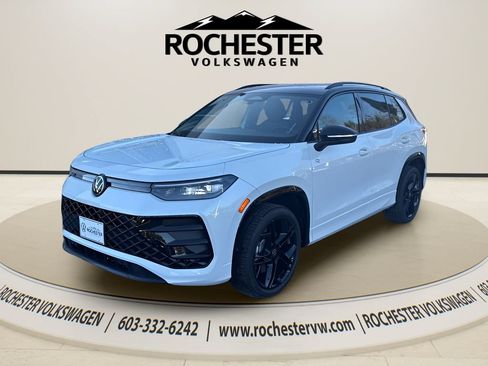 Used 2026 Volkswagen Tiguan SE R-Line AWD/4WD image 2