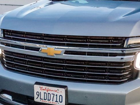 Used 2024 Chevrolet Suburban LT image 5