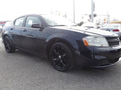Used 2014 Dodge Avenger SE image 1