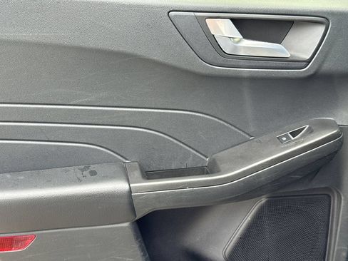 Used 2021 Ford Escape SE w/ Convenience Package FWD image 19