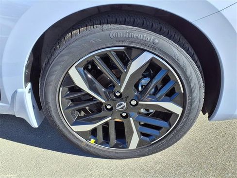 New 2025 Nissan Versa SR w/ Trunk Package image 5