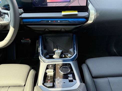 New 2026 BMW X3 xDrive30i w/ Premium Package AWD/4WD image 11