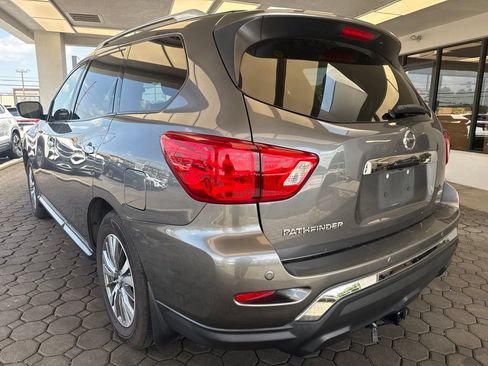 Used 2019 Nissan Pathfinder S AWD/4WD image 8