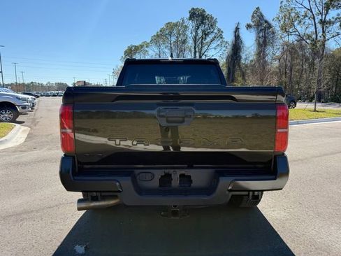 Used 2025 Toyota Tacoma TRD Off-Road image 11