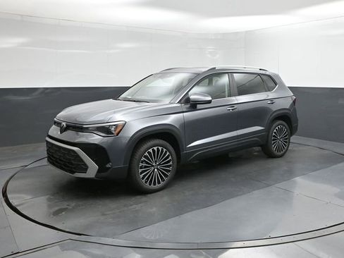 New 2026 Volkswagen Taos SE FWD image 34