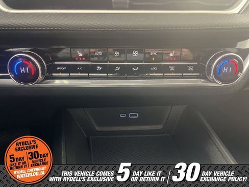 Certified 2025 Chevrolet Equinox LT w/ Convenience Package II image 36