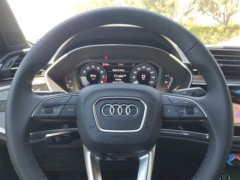 New 2025 Audi Q3 2.0T Premium image 8