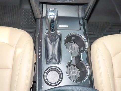 Used 2017 Ford Explorer XLT w/ Equipment Group 202A image 22